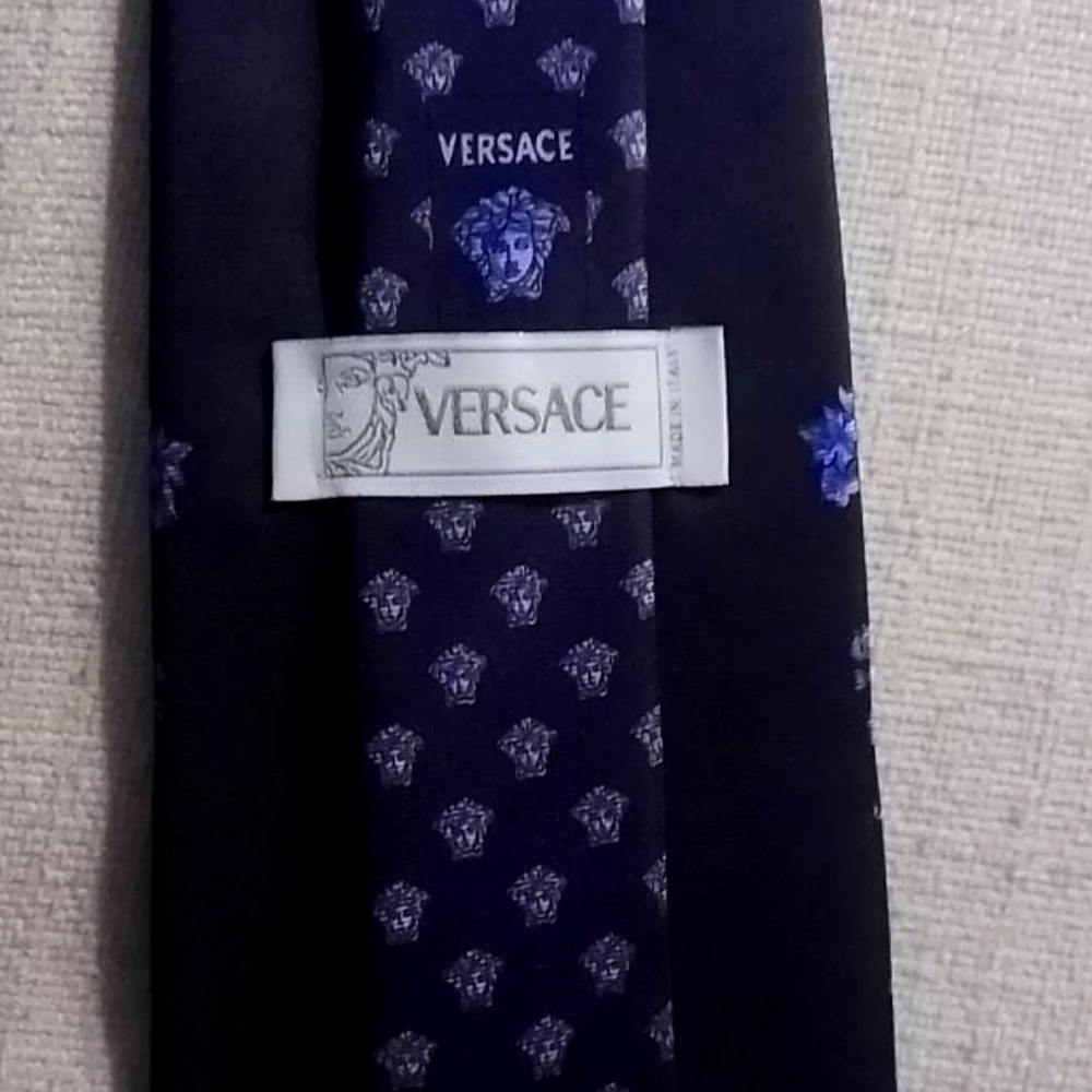 Men's silk tie